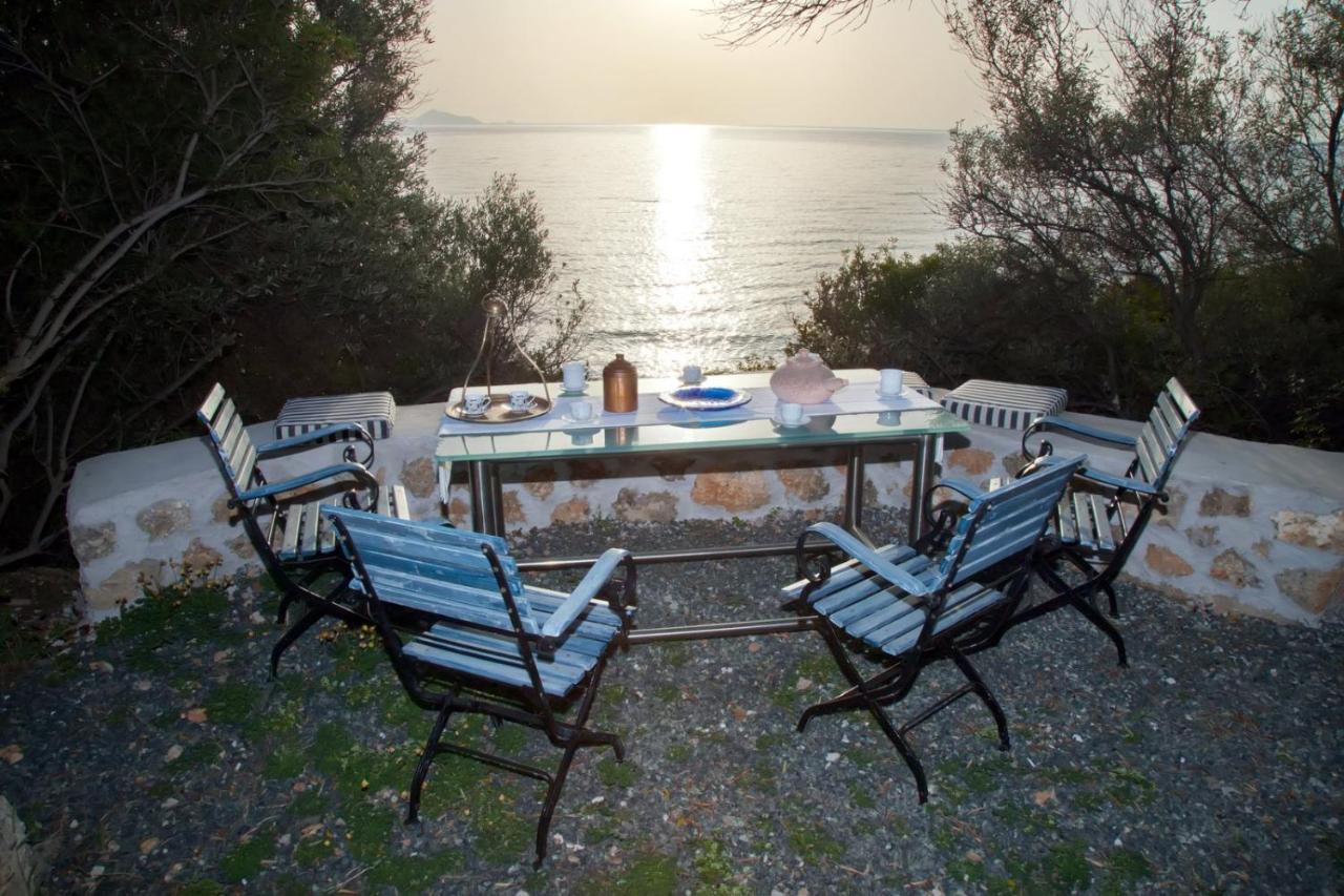Aroura Homes 4Br Beachfront Villa Spétses Buitenkant foto