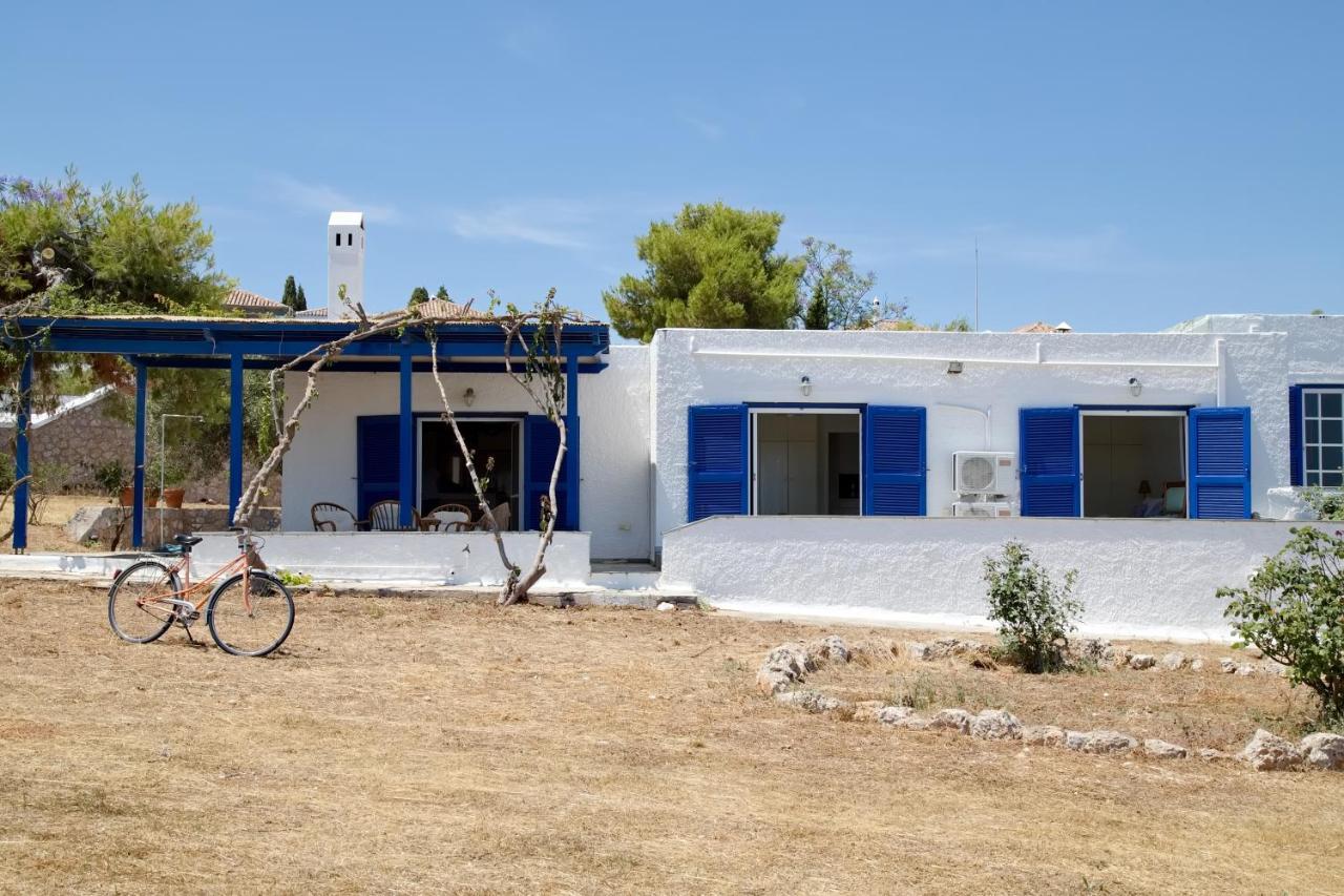 Aroura Homes 4Br Beachfront Villa Spétses Buitenkant foto
