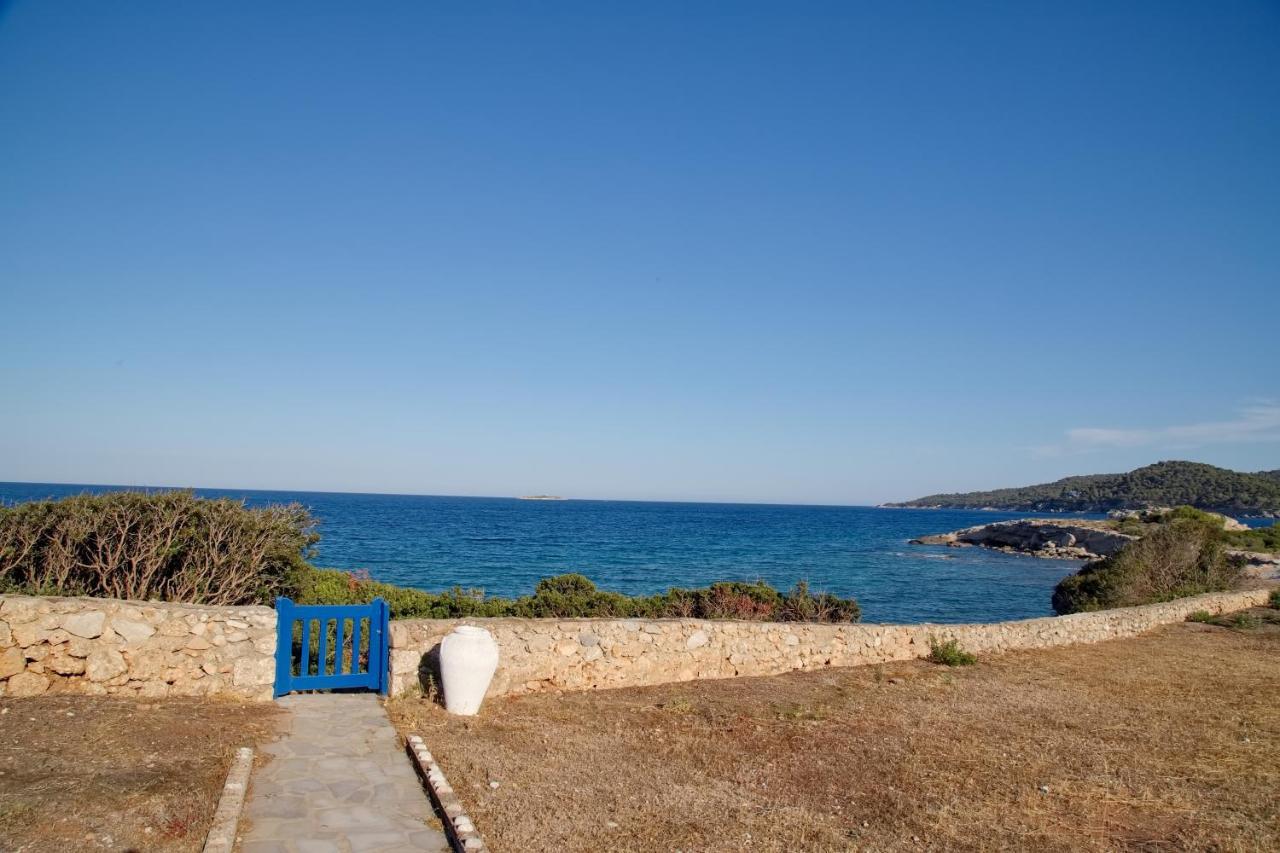 Aroura Homes 4Br Beachfront Villa Spétses Buitenkant foto